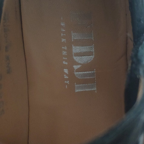 Fidji Leather Pumps - Picture 7 of 8